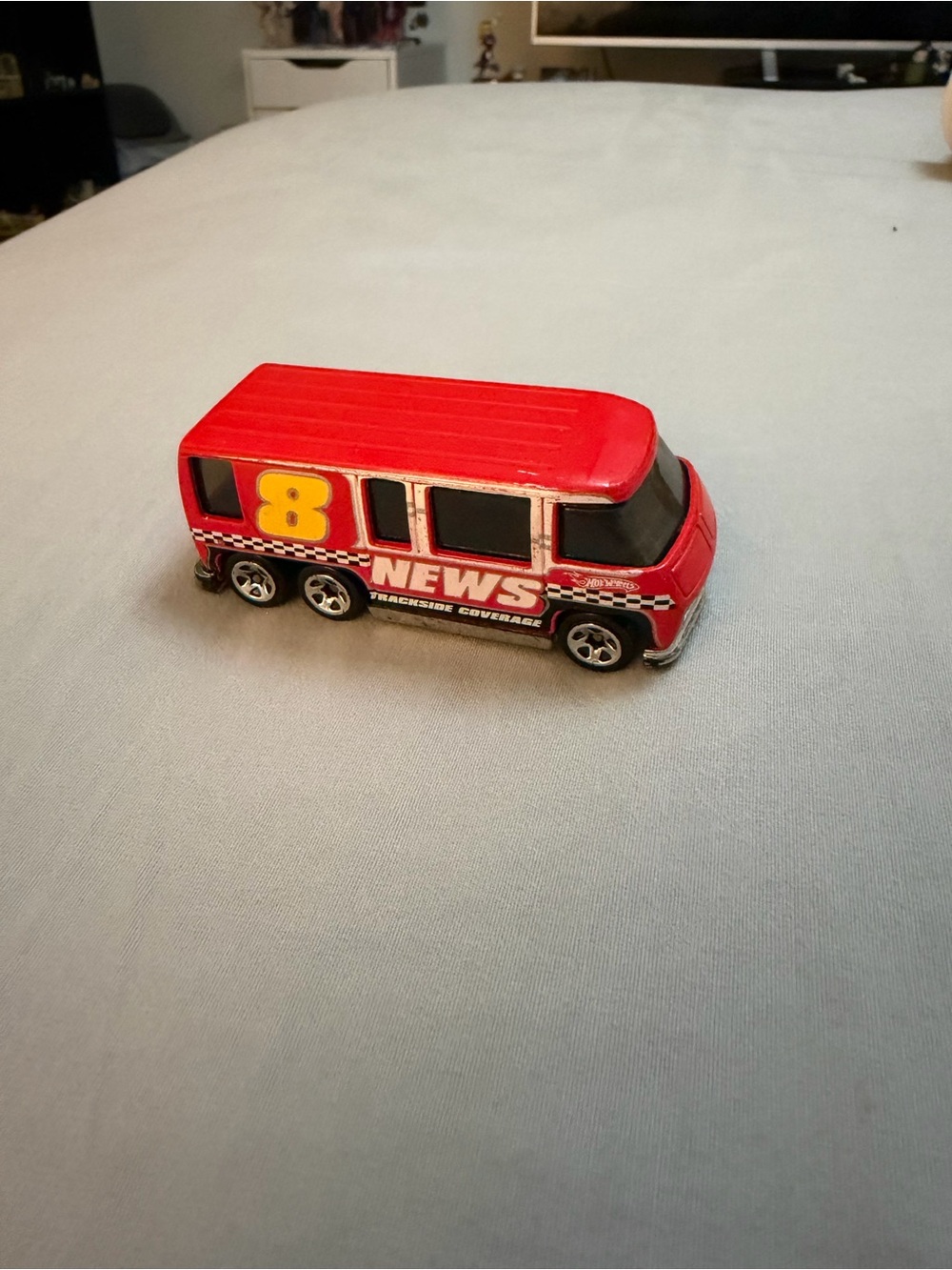 2011 Hot Wheels 1/64 Scale Red News GMC Motorhome Motor Home